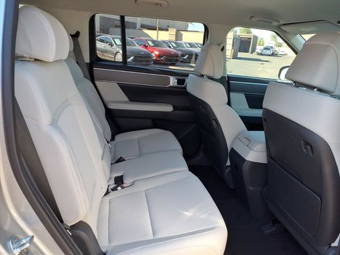 Used 2026 Hyundai Santa Fe SE FWD image 9