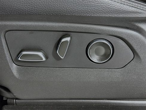 Used 2021 GMC Yukon Denali image 21