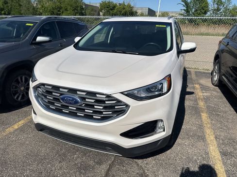 Used 2019 Ford Edge SEL w/ Equipment Group 201A AWD/4WD image 3