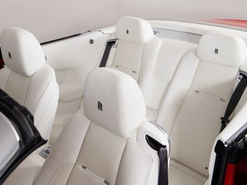 Used 2017 Rolls-Royce Dawn image 15