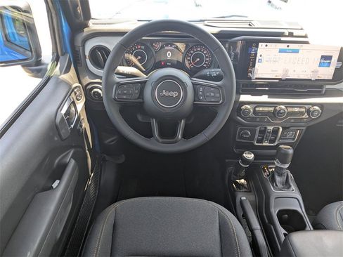 New 2025 Jeep Gladiator Sport image 17