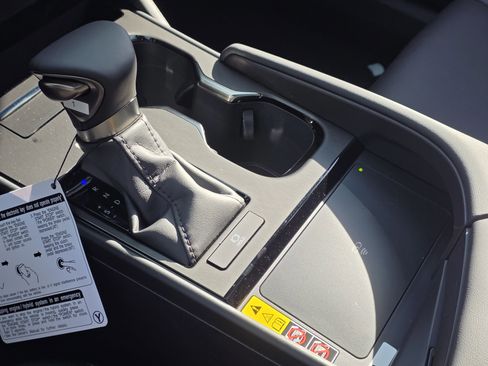 New 2025 Lexus ES 350 w/ Premium Package image 18