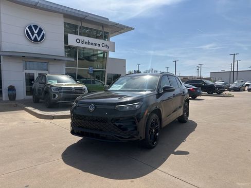 New 2026 Volkswagen Tiguan SE R-Line AWD/4WD image 1