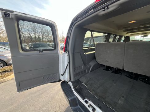 Used 2019 Chevrolet Express 3500 LT w/ LT Preferred Equipment Group image 28