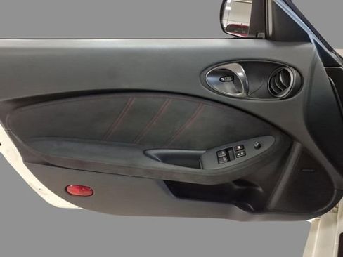 Used 2020 Nissan 370Z Coupe RWD image 18
