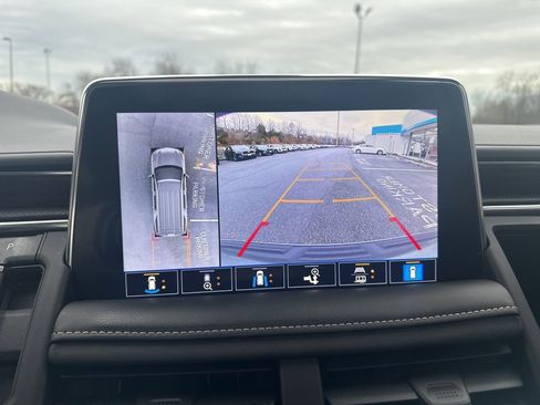 Used 2021 Chevrolet Suburban Premier image 22