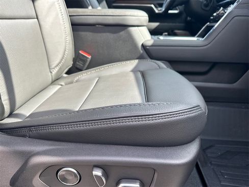 New 2026 GMC Sierra 3500 Denali w/ Denali Reserve Package image 14