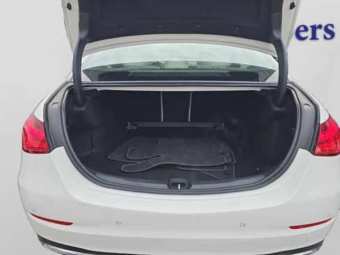 Used 2022 Mercedes-Benz C 300 4MATIC Sedan image 3