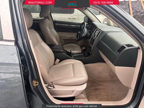Used 2005 Chrysler 300 Touring image 11