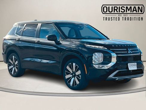 New 2026 Mitsubishi Outlander SE image 1