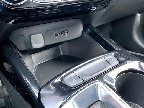 Used 2024 Chevrolet Trax RS w/ Driver Confidence Package image 32