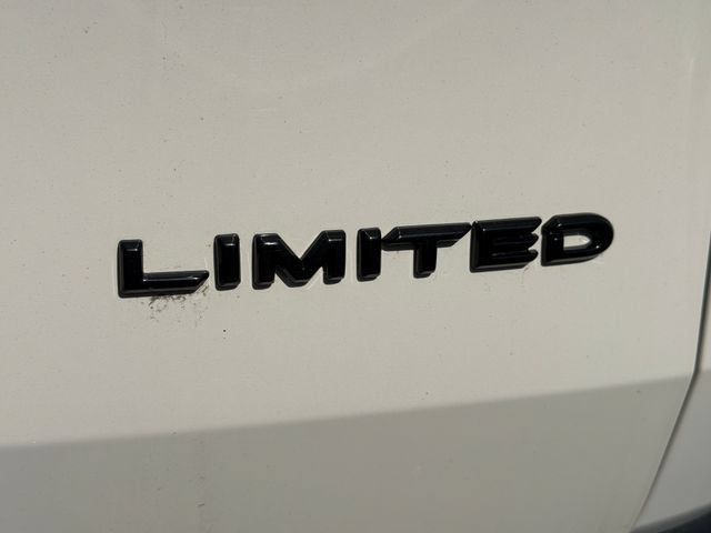 Used 2024 Toyota Grand Highlander AWD image 15