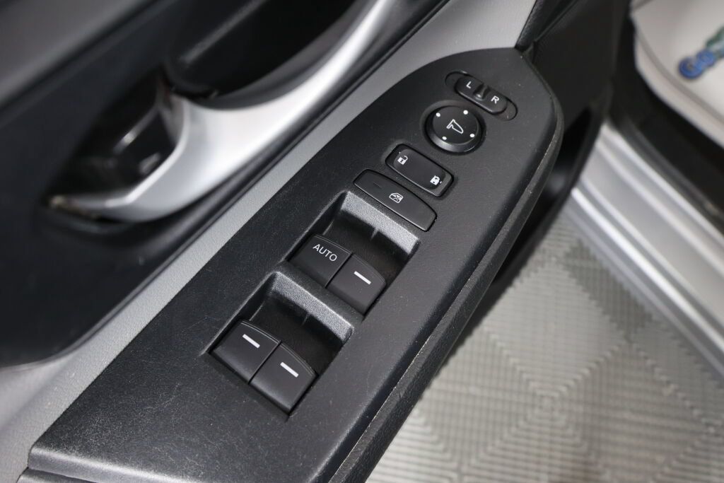 Used 2017 Honda CR-V LX image 30