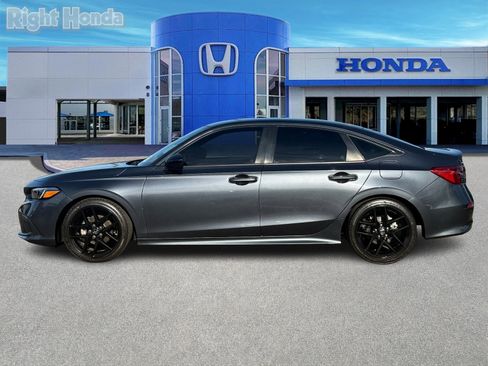 Used 2023 Honda Civic Sport image 3