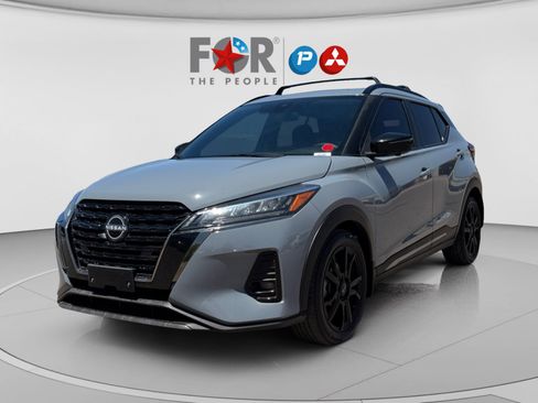 Used 2024 Nissan Kicks SR w/ Exterior Package FWD image 1
