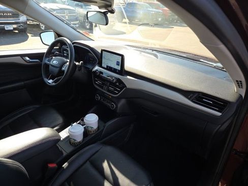 Used 2021 Ford Escape SEL w/ Technology Package image 11