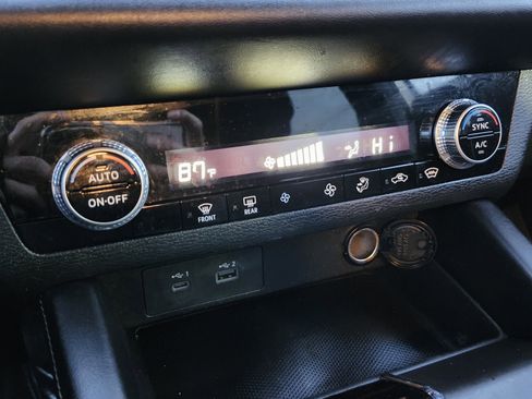 Used 2022 Mitsubishi Outlander ES image 28