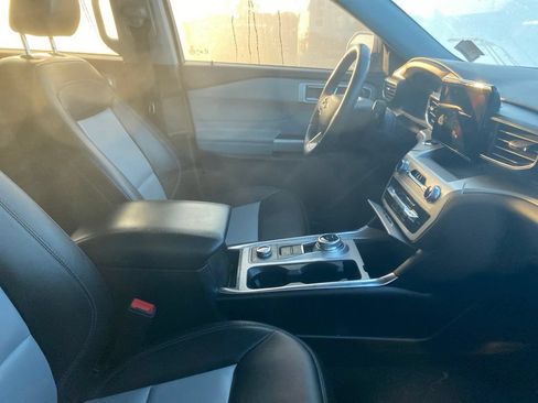 Used 2022 Ford Explorer XLT w/ Equipment Group 202A AWD/4WD image 8