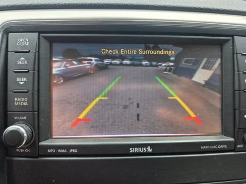 Used 2013 Jeep Grand Cherokee Limited w/ Trailer Tow Group IV AWD/4WD image 17