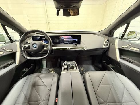Used 2022 BMW iX xDrive50 w/ Premium Package image 23