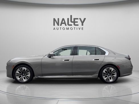 Certified 2024 BMW i7 xDrive60 image 3