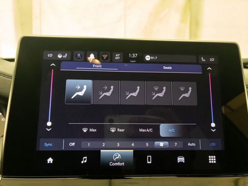 Used 2025 Jeep Compass Limited image 18