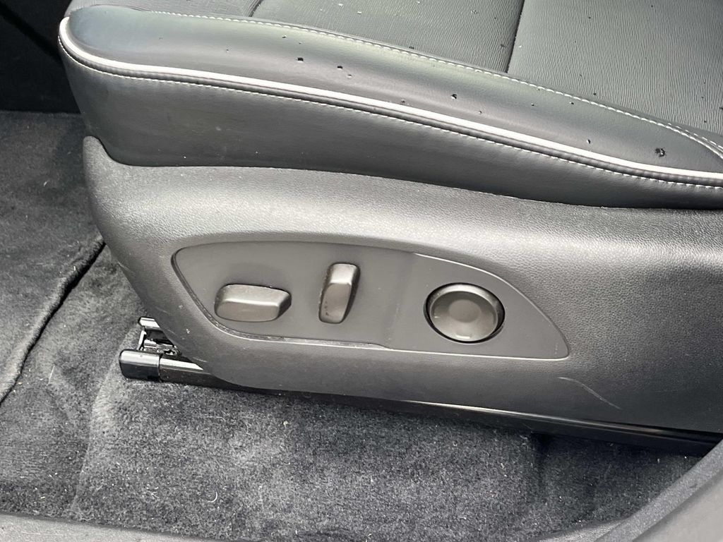 Used 2026 Buick Enclave Preferred AWD/4WD image 31