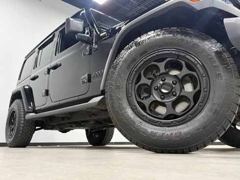 Used 2021 Jeep Wrangler Unlimited Sahara AWD/4WD image 2