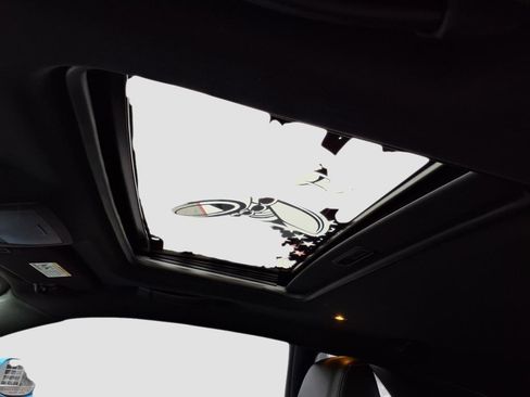 Used 2016 Dodge Challenger R/T Scat Pack w/ Leather Interior Group image 11