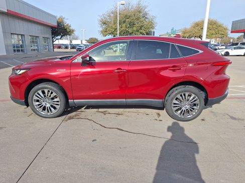 Used 2021 Toyota Venza Limited w/ Advanced Technology Package image 3