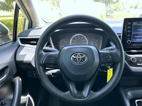 Used 2020 Toyota Corolla LE FWD image 11