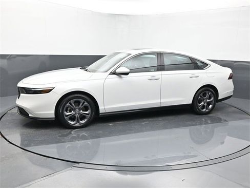 Used 2023 Honda Accord EX image 1