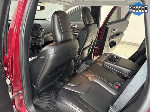 Used 2021 Jeep Cherokee Latitude Plus image 23