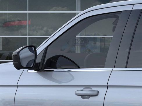 New 2025 Ford Expedition Active image 20