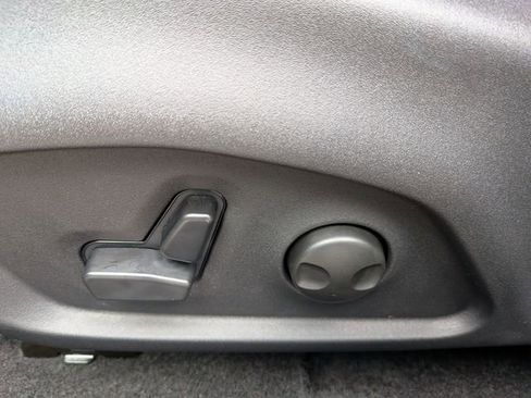 New 2026 Jeep Compass Limited image 13