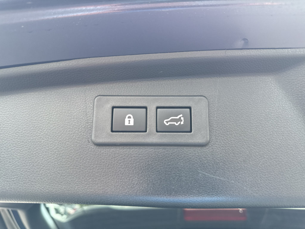 Used 2025 Subaru Outback Touring XT AWD/4WD image 8
