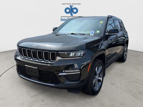 Used 2024 Jeep Grand Cherokee Limited 4xe w/ Luxury Tech Group II AWD/4WD image 2