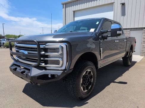Certified 2025 Ford F350 Platinum w/ Platinum Plus Package AWD/4WD image 7