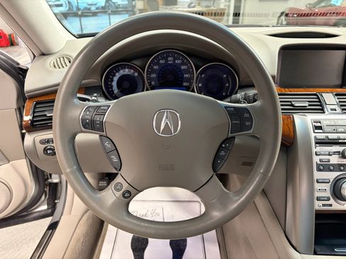 Used 2007 Acura RL w/ Technology Package AWD/4WD image 12