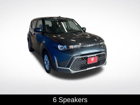 Used 2025 Kia Soul LX w/ LX Technology Package FWD image 3