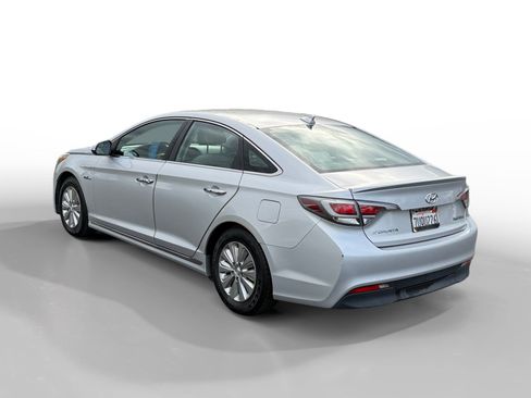 Used 2016 Hyundai Sonata SE image 3