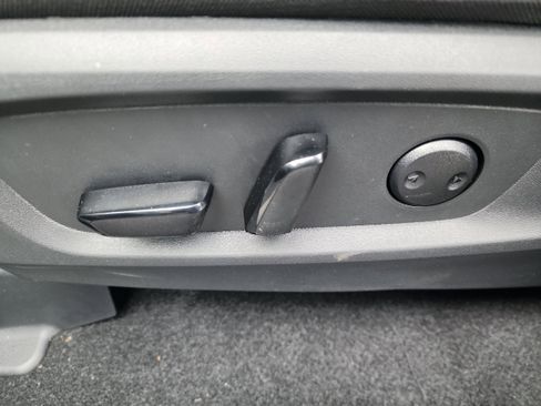 New 2026 Nissan Pathfinder SL image 12