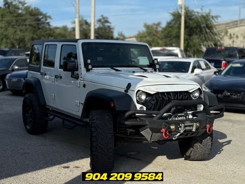 Used 2016 Jeep Wrangler Unlimited Rubicon AWD/4WD image 9