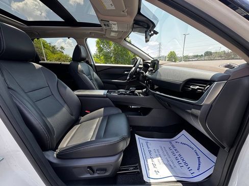 Certified 2023 Nissan Rogue SL w/ SL Premium Package FWD image 9
