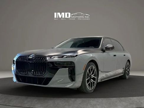 Used 2025 BMW 760i xDrive w/ Executive Package AWD/4WD image 2