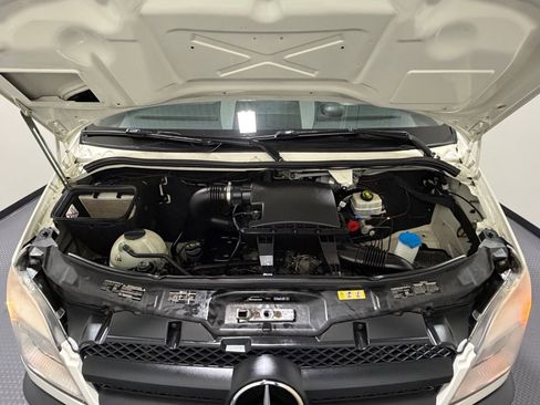 Used 2012 Mercedes-Benz Sprinter 2500 image 19