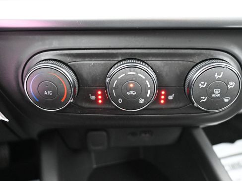 Certified 2025 Chevrolet Trax LS w/ LS Convenience Package image 15