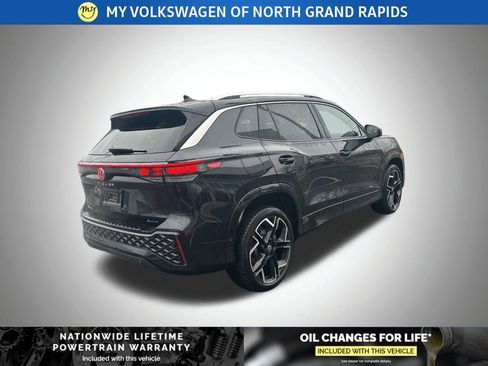 New 2026 Volkswagen Tiguan SEL R-Line image 3