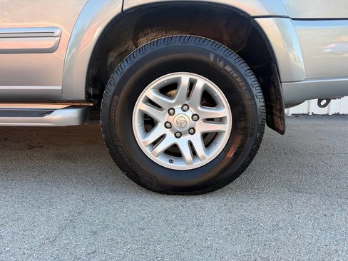 Used 2005 Toyota Sequoia SR5 RWD image 31