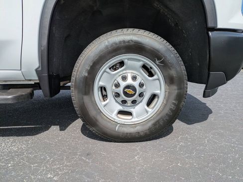 Used 2024 Chevrolet Silverado 2500 W/T w/ WT Convenience Package image 11